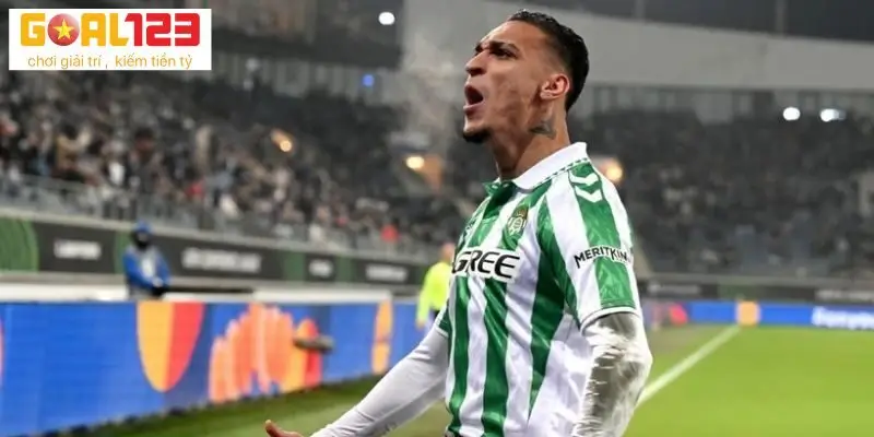 Antony trong màu áo mới